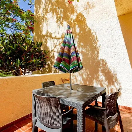 Costa Adeje Cortijo 4-6 *